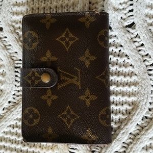 Louis Vuitton Vintage Monogram Kiss Lock Wallet